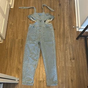 Jean overalls size 13-14 kids but can fit petite woman who’s size 0-2